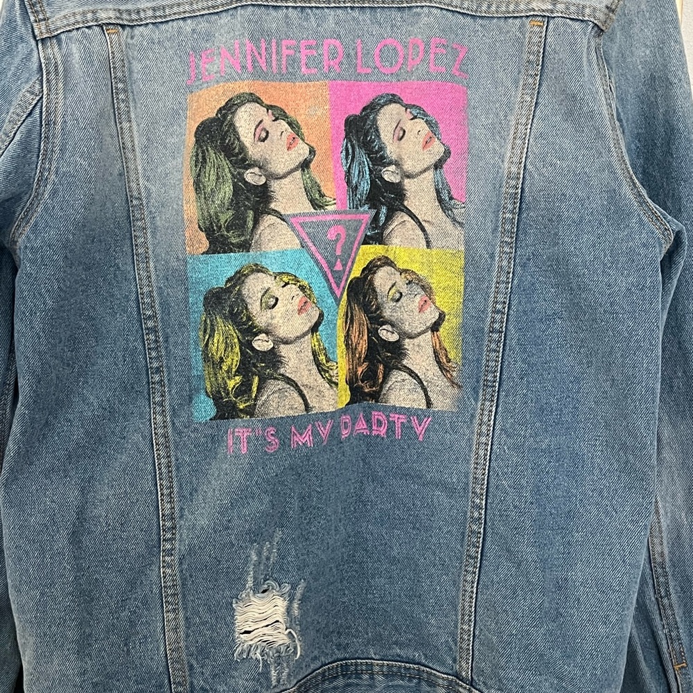 GUESS JENNIFER LOPEZ “IT’S MY PARTY” DILLION DISTRESSED JEAN DENIM JACKET